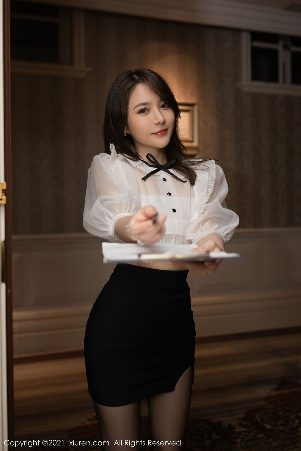美女模特鱼子酱Fish - 送文件剧情江浙沪旅拍