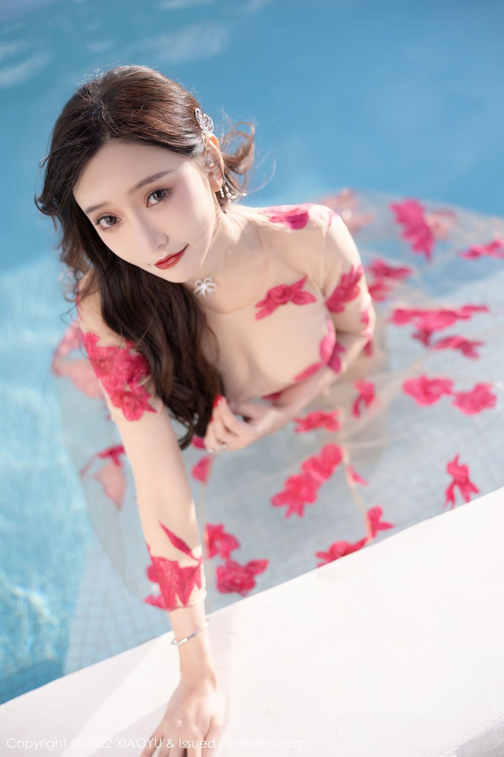 性感女神王馨瑶yanni - 杏橙双色花裙云南写真