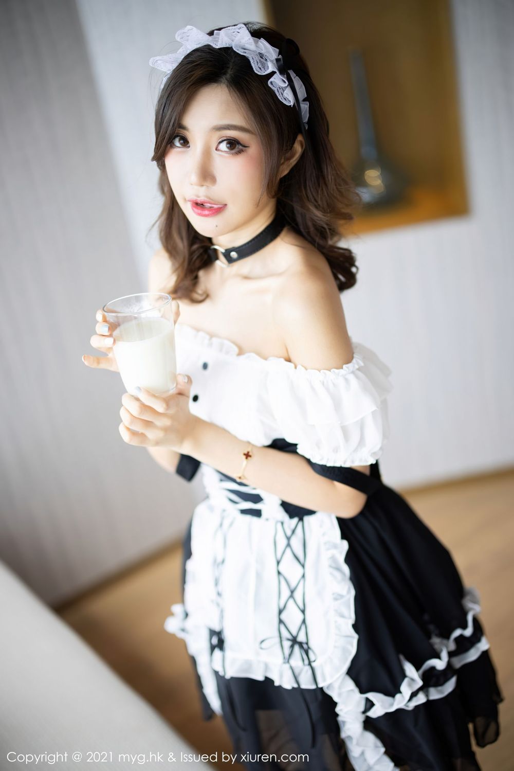 性感女神绮里嘉ula - 女仆制服系列杭州旅拍