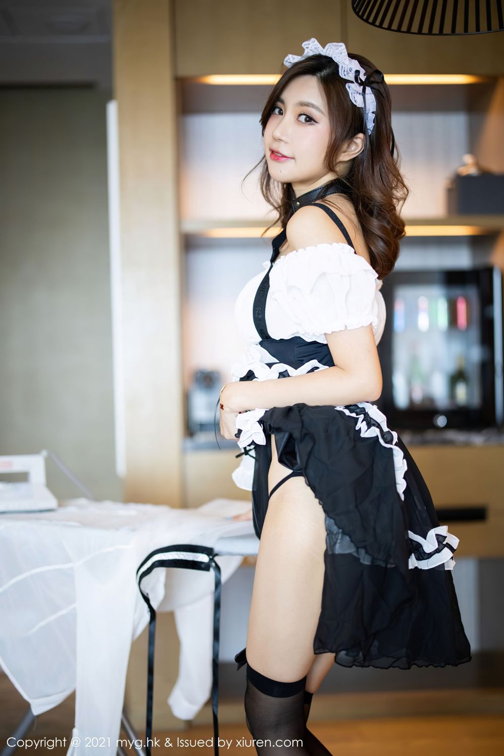 性感女神绮里嘉ula - 女仆制服系列杭州旅拍