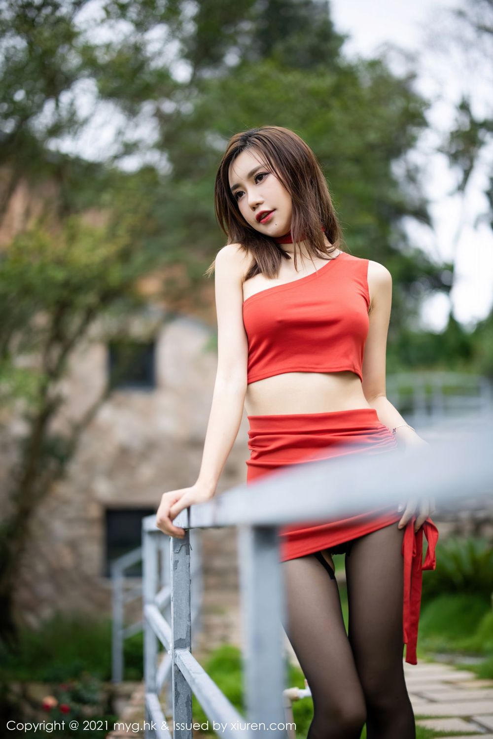 性感女神绮里嘉ula - 鲜艳红裙+黑丝系列杭州旅拍