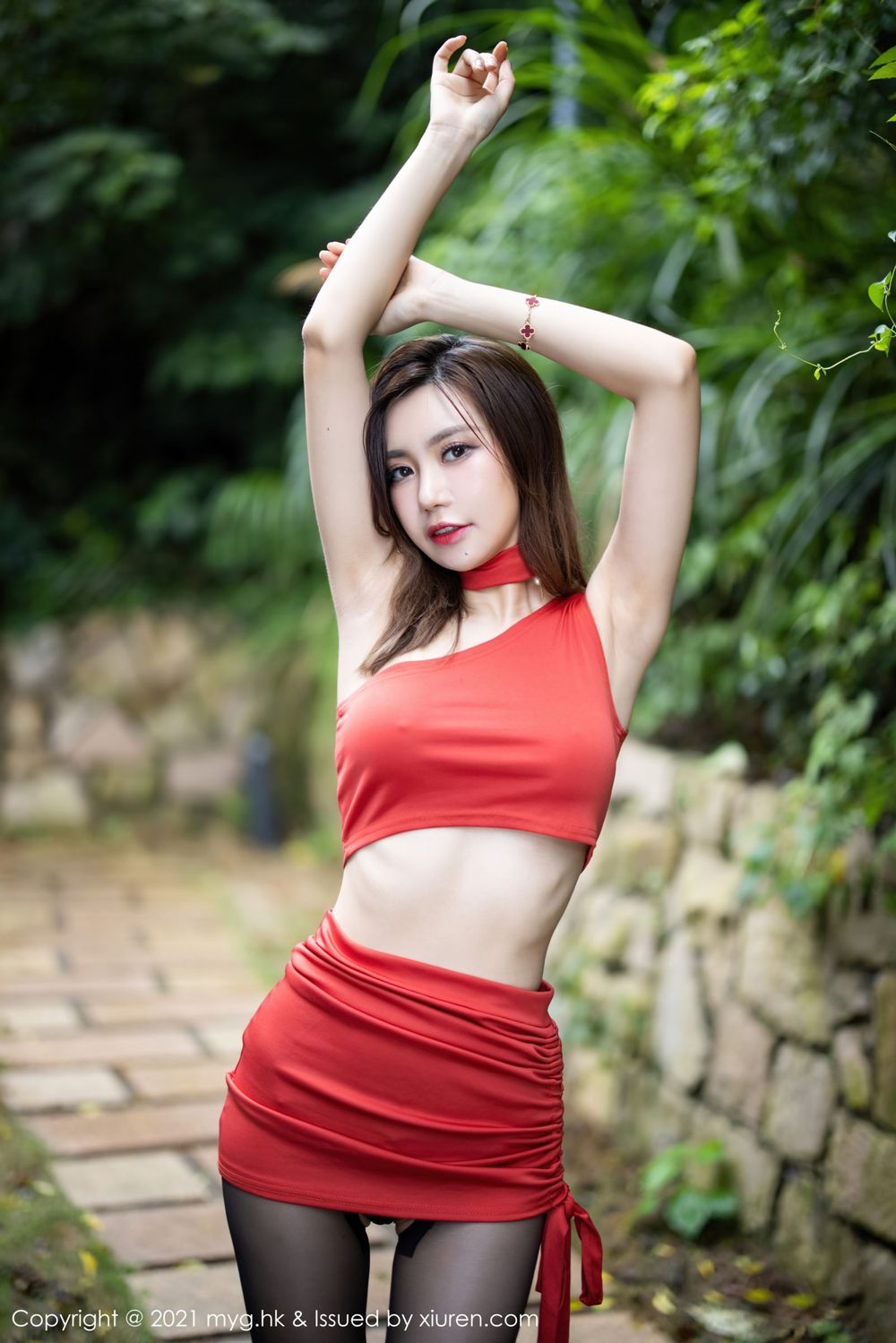 性感女神绮里嘉ula - 鲜艳红裙+黑丝系列杭州旅拍