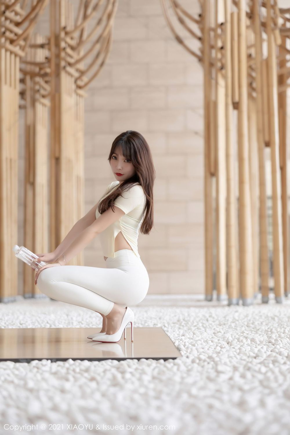 性感女神芝芝Booty - 白色紧身裤真爽系列写真
