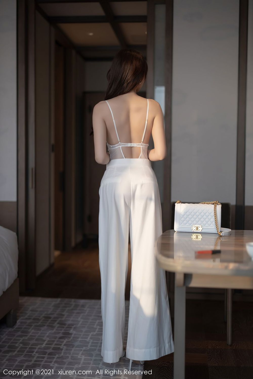 性感女神芝芝Booty - 镂空吊带+丝袜系列写真