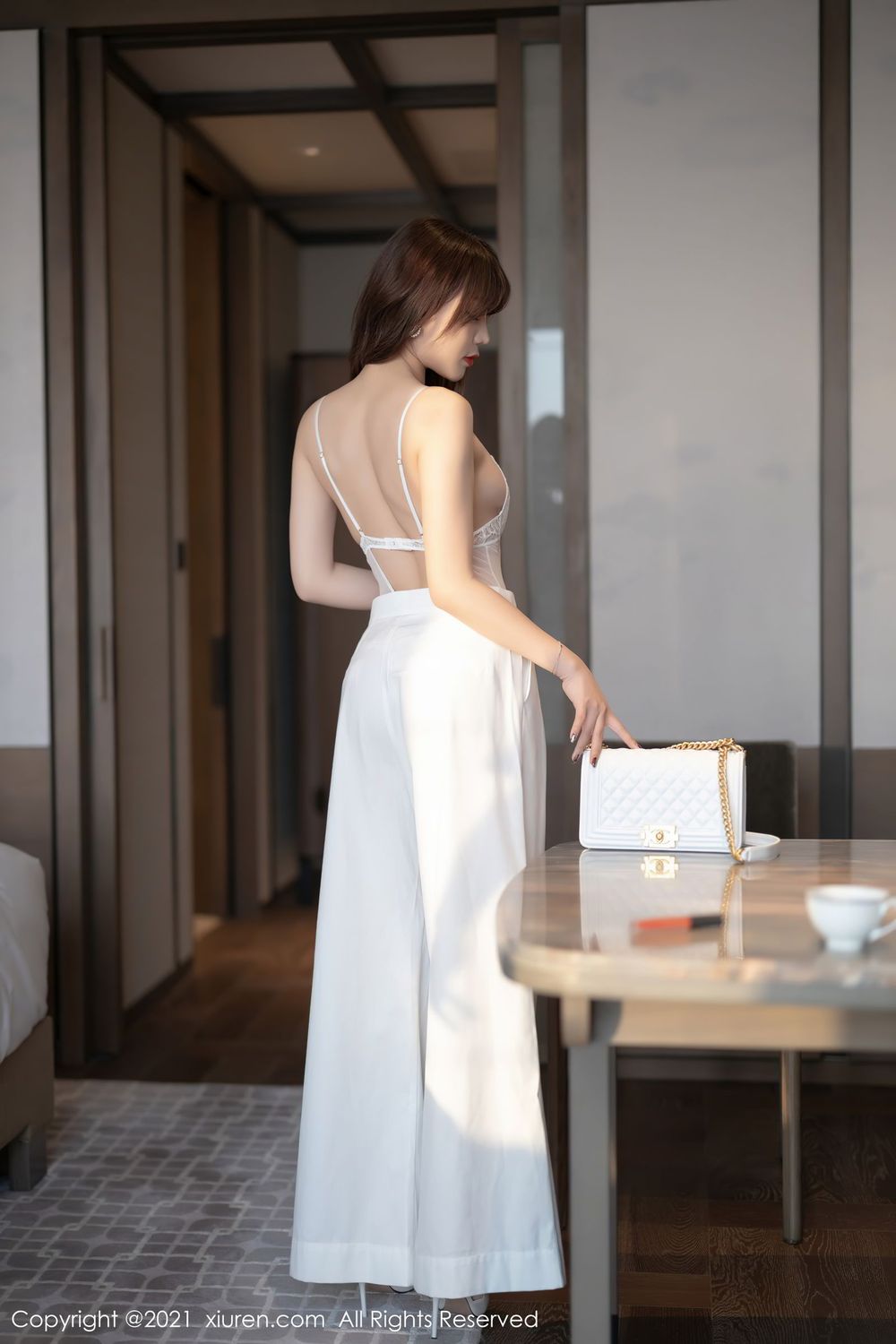 性感女神芝芝Booty - 镂空吊带+丝袜系列写真