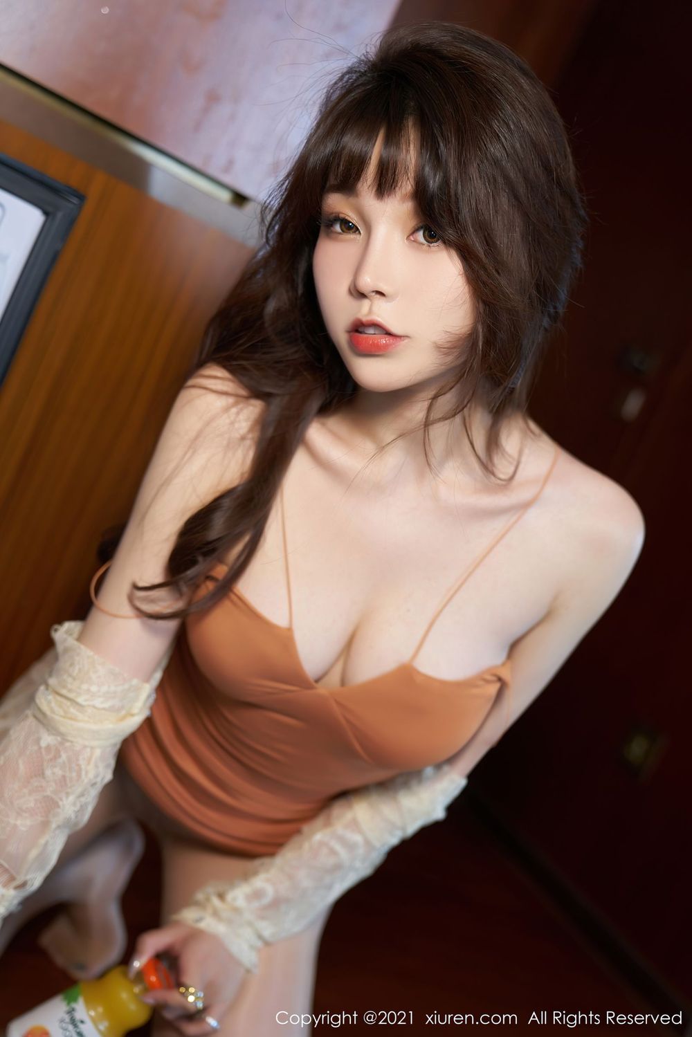 性感女神芝芝Booty - 华丽吊裙+丝袜系列写真