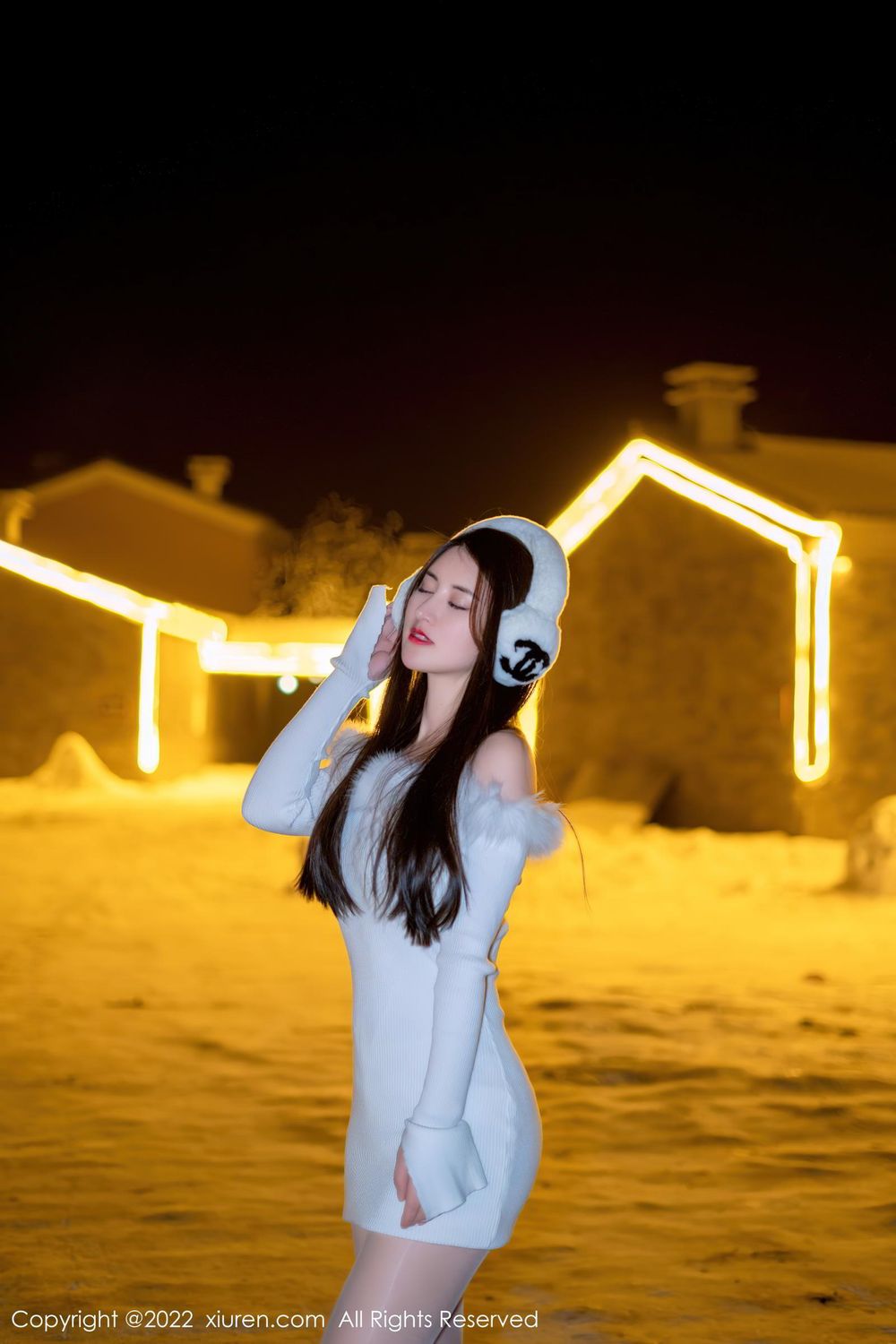 美女模特诗诗kiki - 白色毛衣+丝袜系列惹火写真