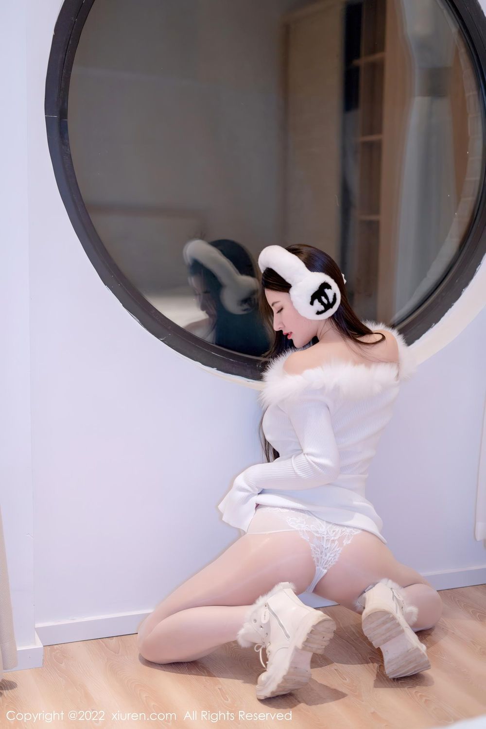 美女模特诗诗kiki - 白色毛衣+丝袜系列惹火写真