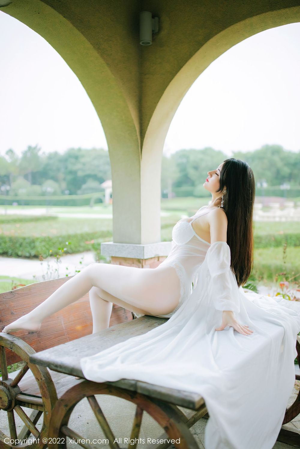 美女模特诗诗kiki - 轻透长衫+丝袜系列写真