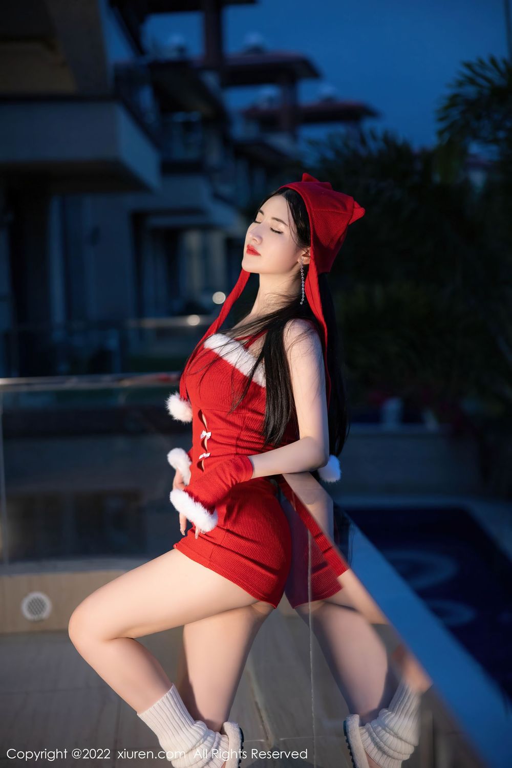 美女模特诗诗kiki - 红色上衣+新年气氛惹火写真