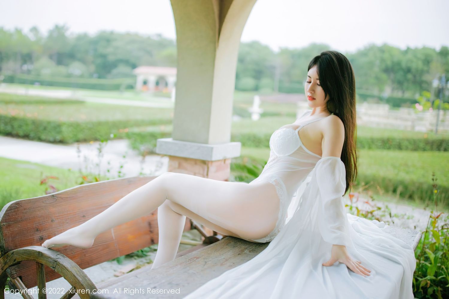 美女模特诗诗kiki - 轻透长衫+丝袜系列写真