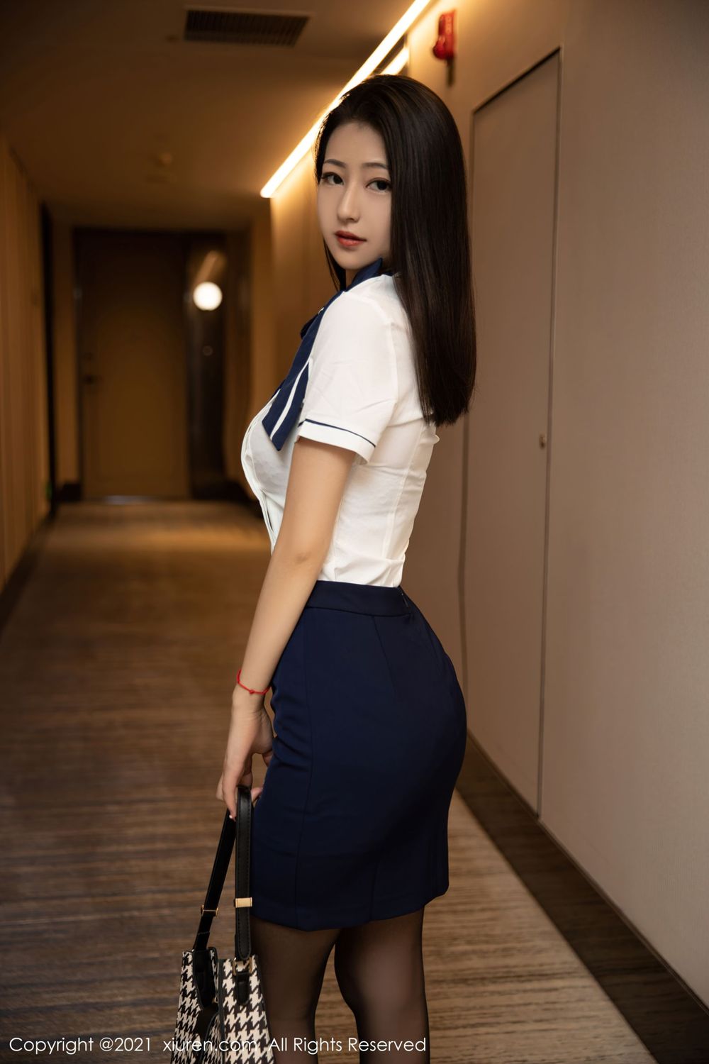 美女模特熊小诺 - 职场OL+黑丝系列阳朔旅拍