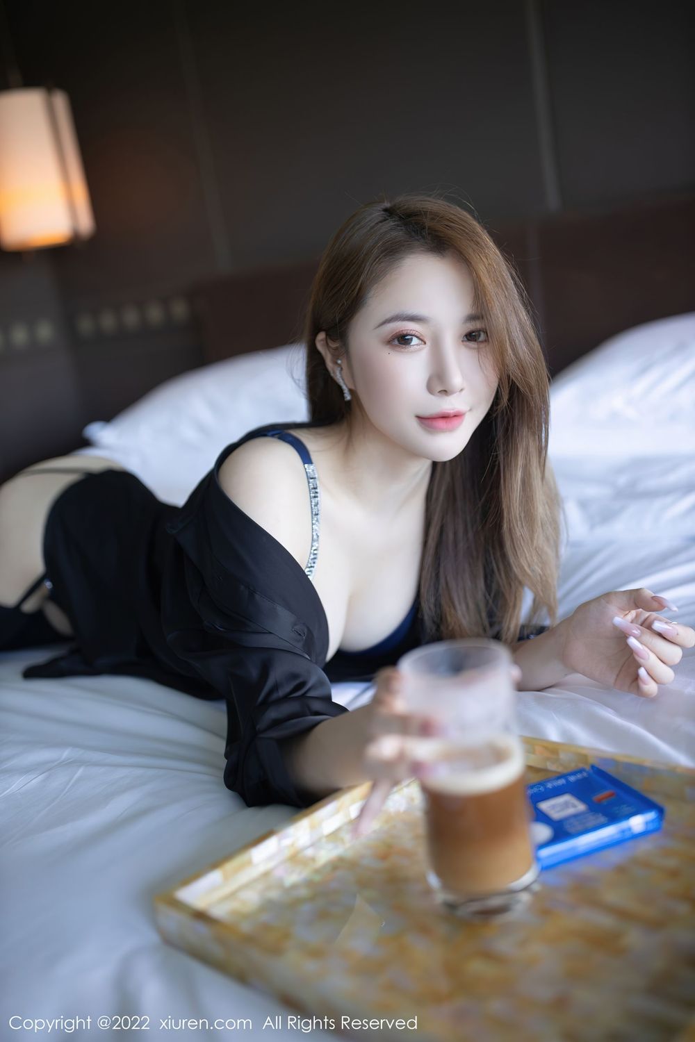 美女模特鱼子酱Fish - 黑色T恤+黑丝系列三亚旅拍