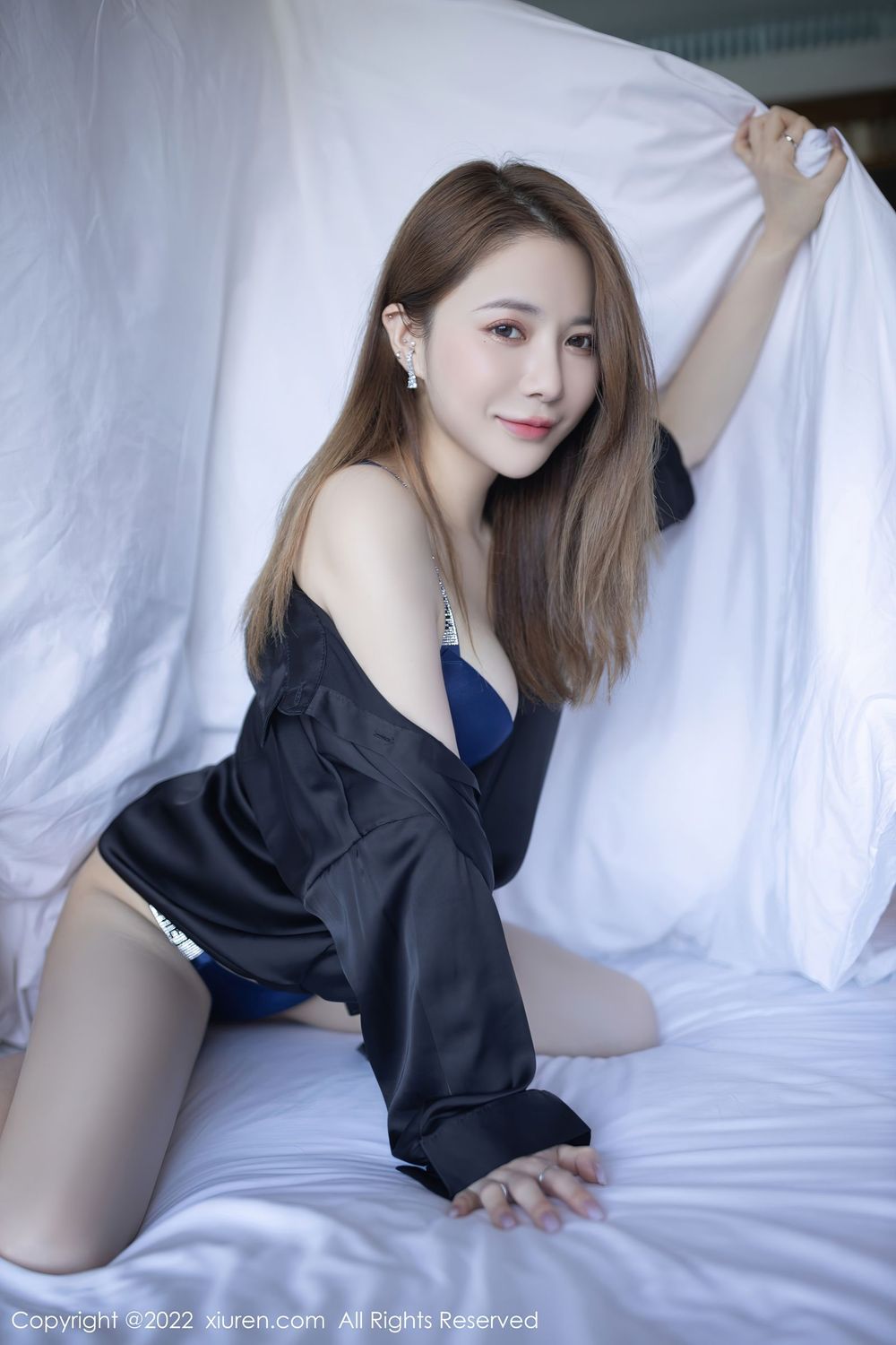 美女模特鱼子酱Fish - 黑色T恤+黑丝系列三亚旅拍