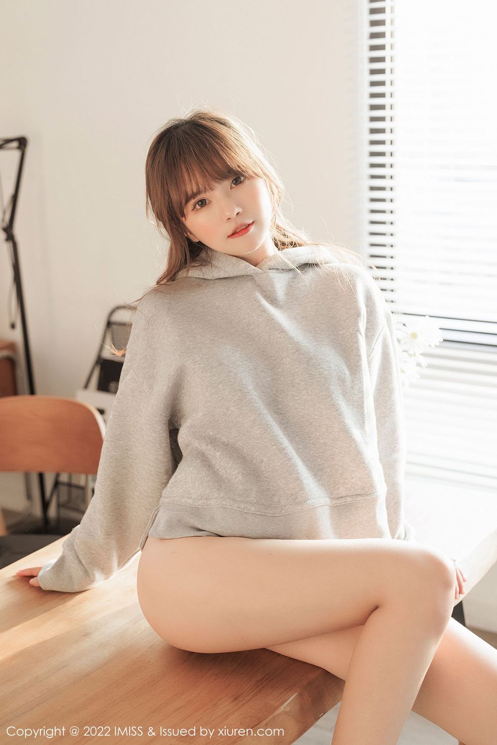 新人模特张思允Nice - 浅灰色长袖卫衣系列写真