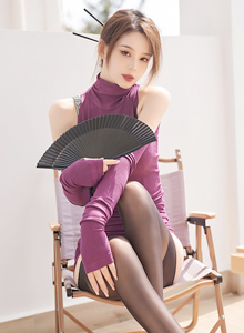 [XiuRen秀人网] 美女模特言沫 - 紫色毛衣+黑丝系列三亚旅拍 No.4521