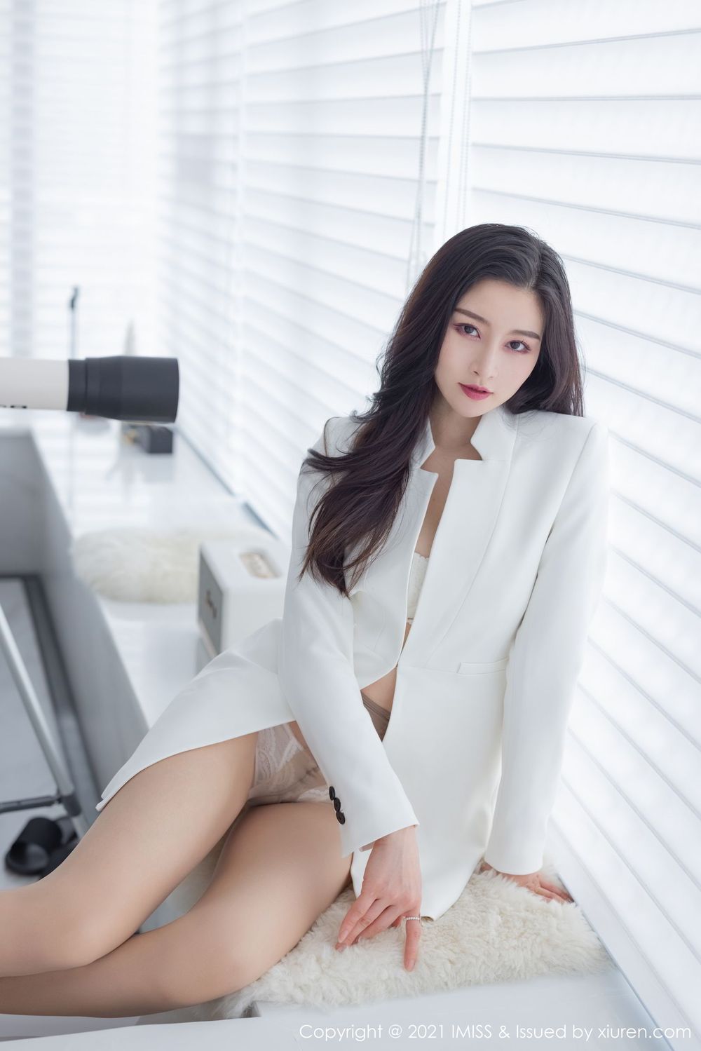 气质美女Vanessa - 职场OL+丝袜系列性感写真