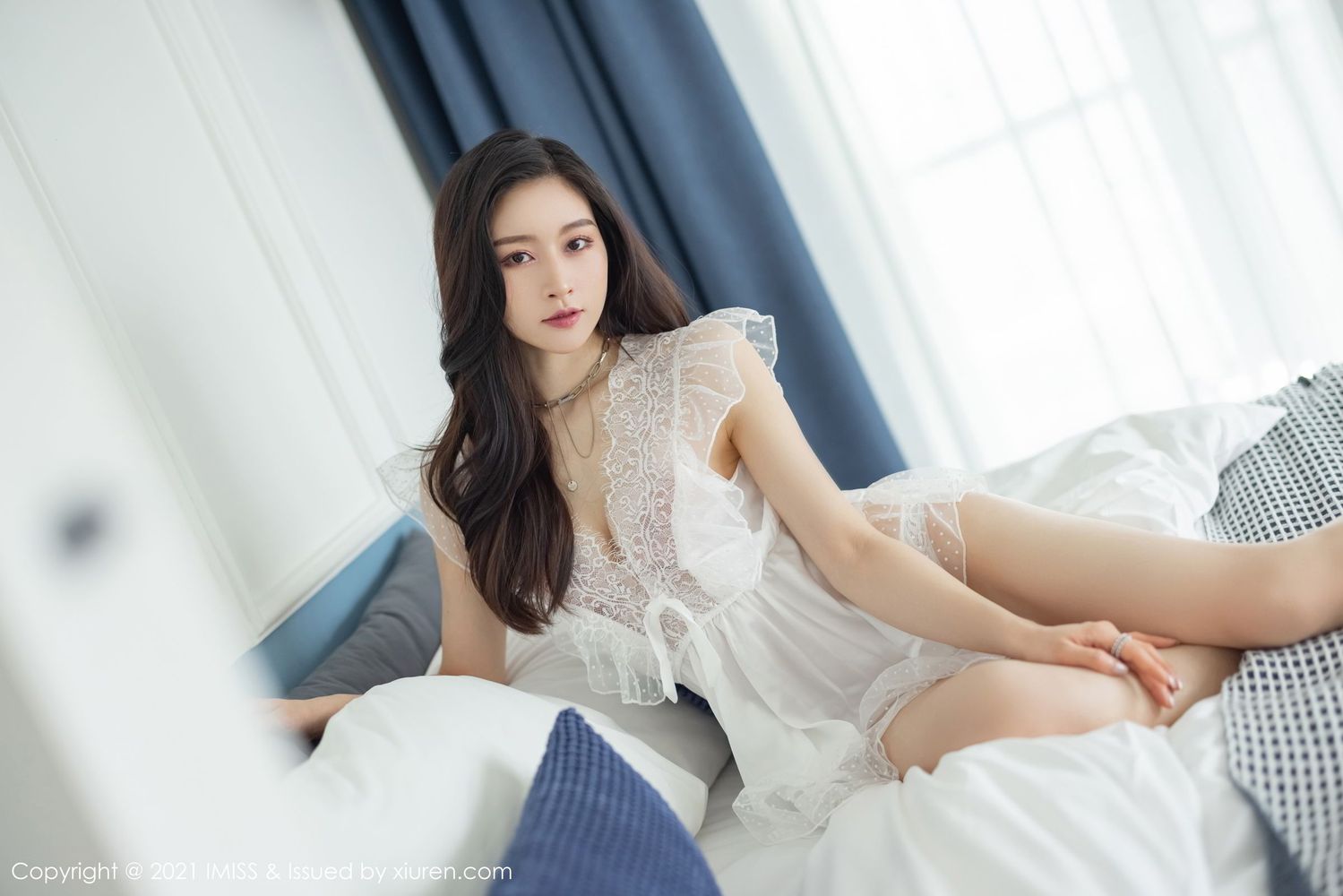 气质美女Vanessa - 多套服饰+美腿系列写真