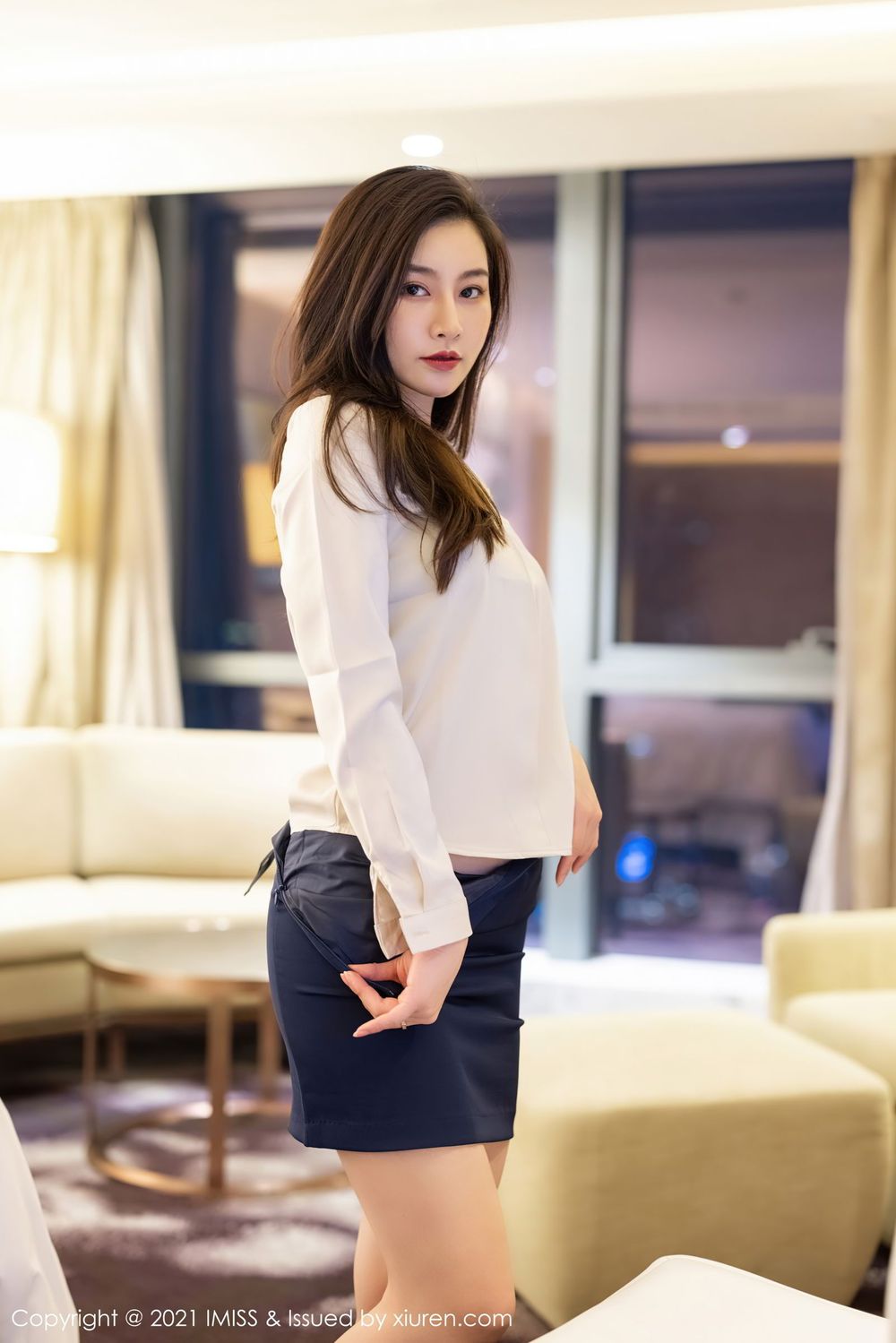 气质美女Vanessa - 深蓝色职场制服+丝袜系列写真