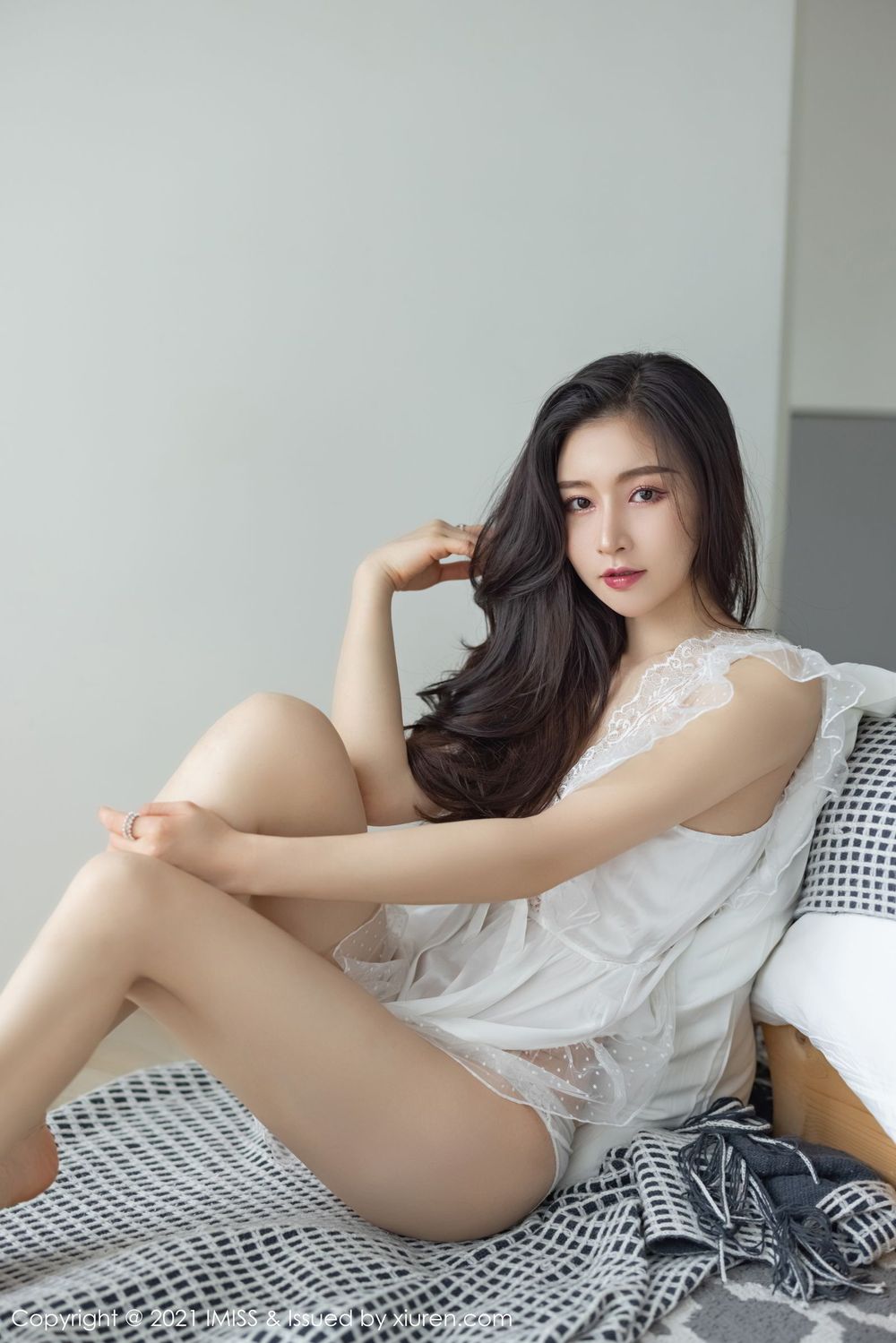气质美女Vanessa - 多套服饰+美腿系列写真