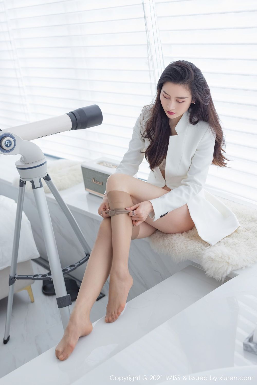 气质美女Vanessa - 职场OL+丝袜系列性感写真