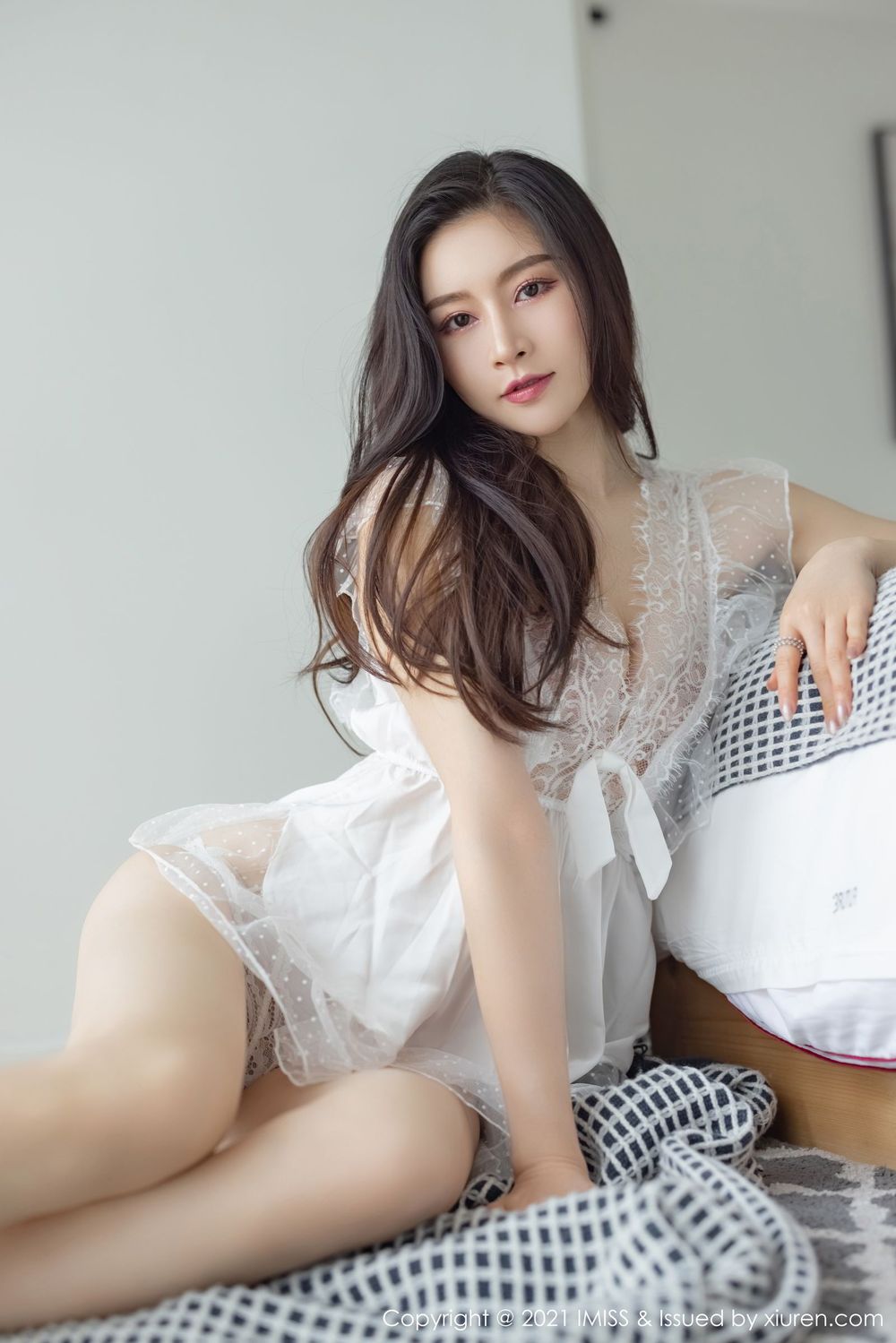 气质美女Vanessa - 多套服饰+美腿系列写真