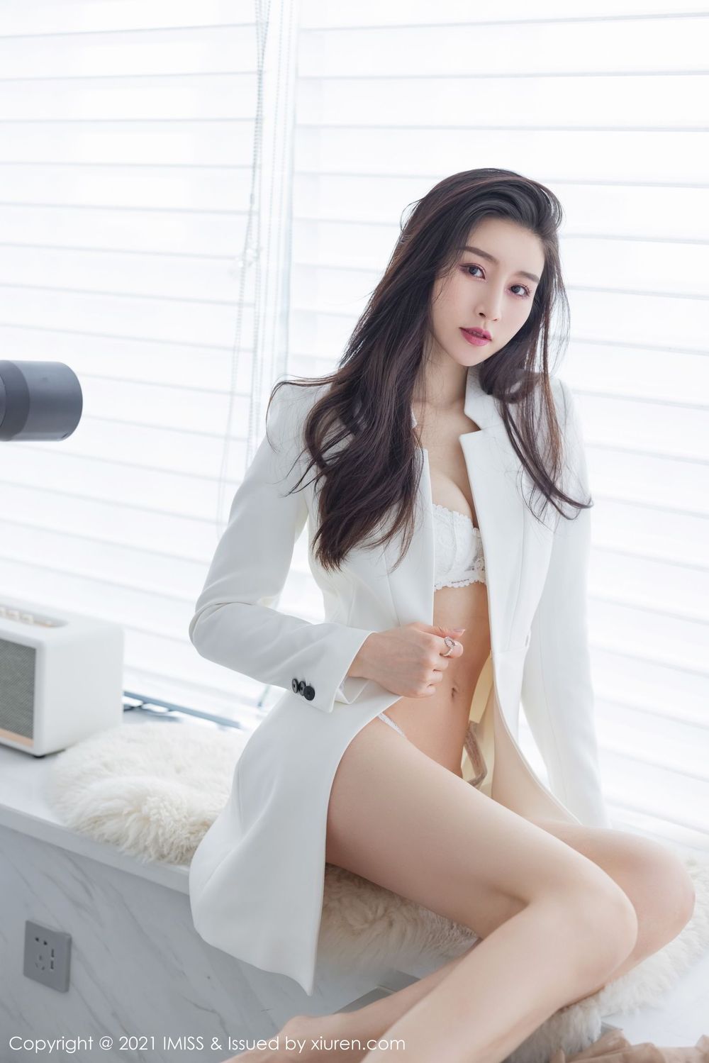 气质美女Vanessa - 职场OL+丝袜系列性感写真