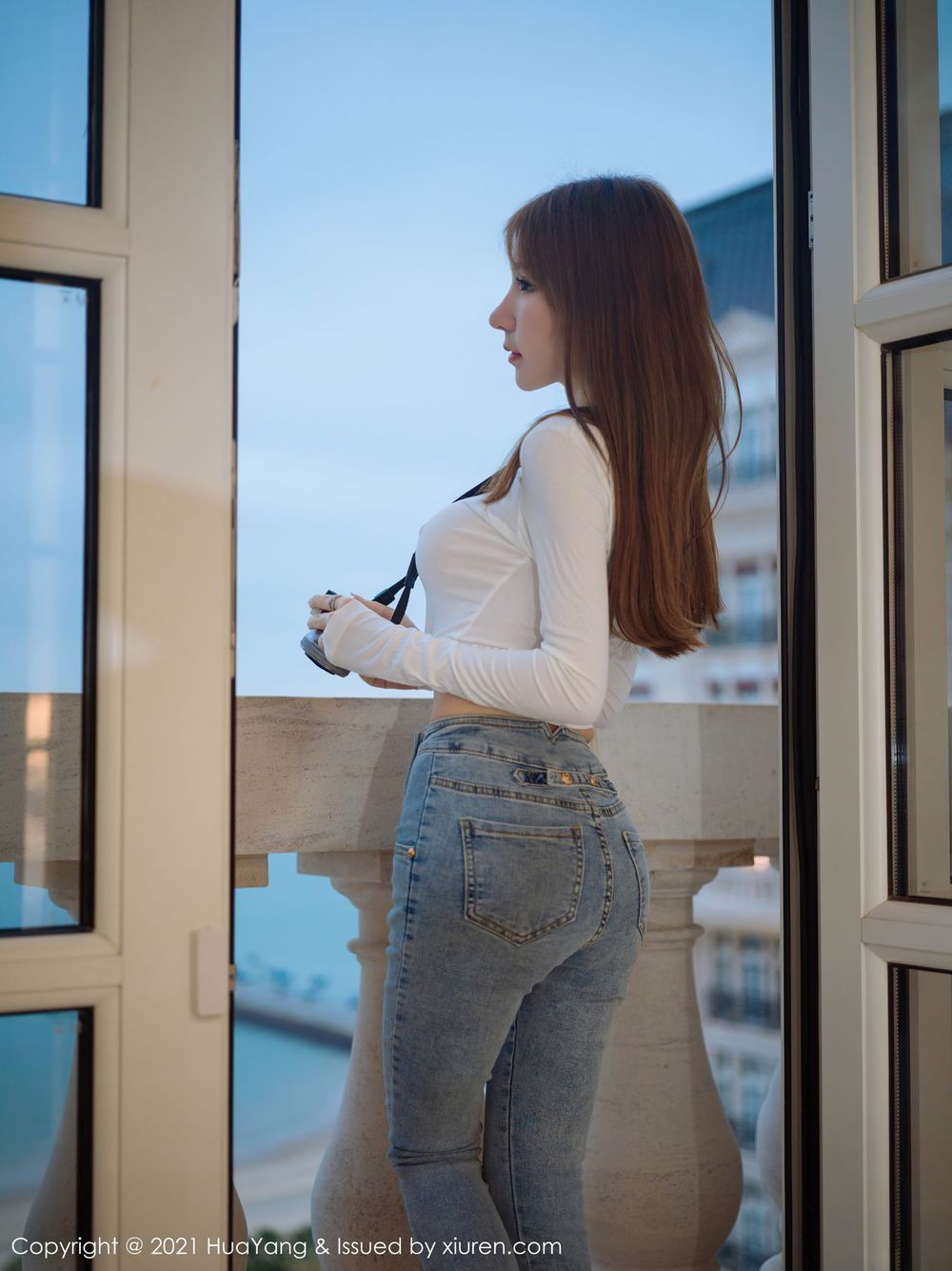 性感女神周于希Sandy - 牛仔裤+白色T恤厦门旅拍