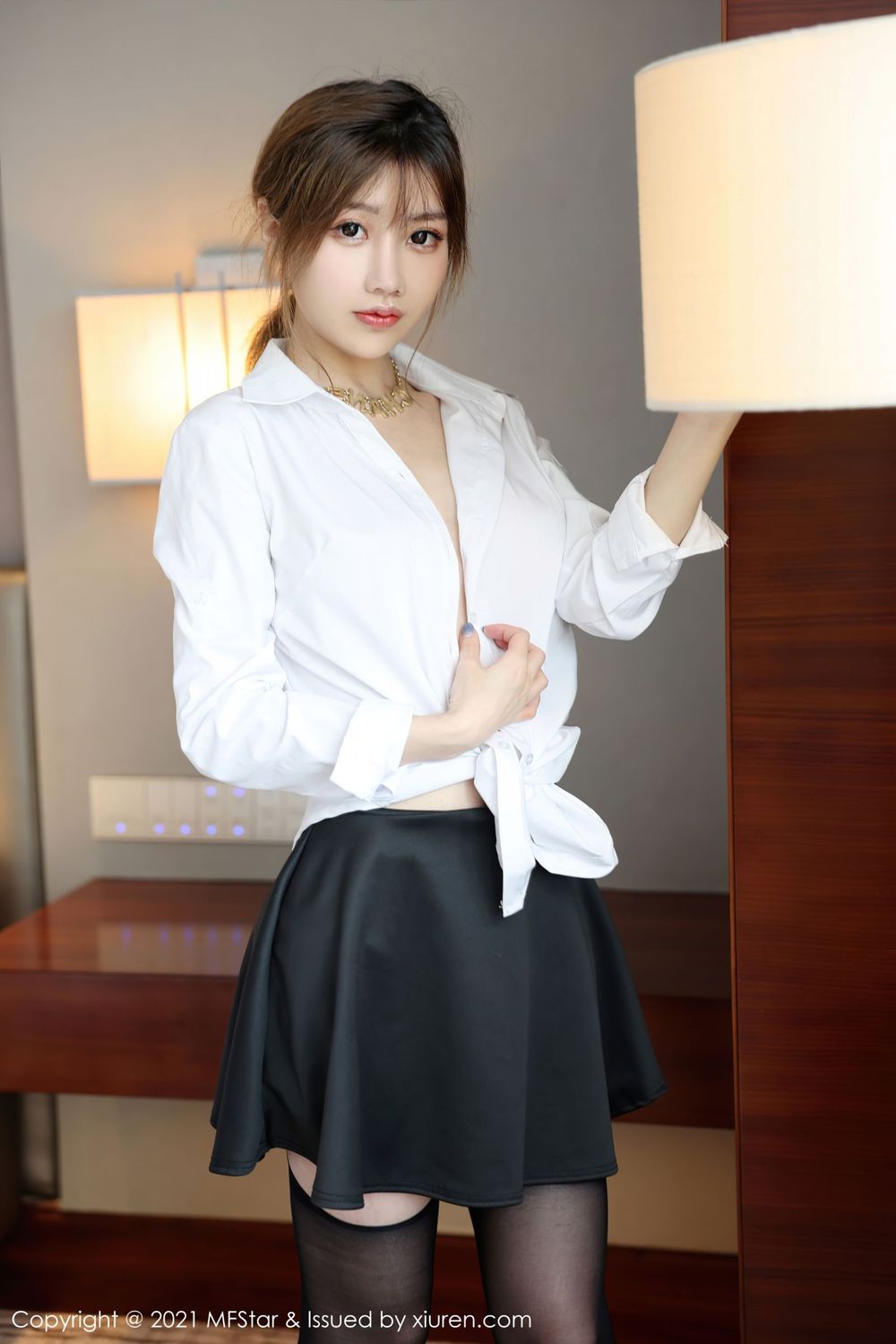新人模特李颖煊baby - 白衬衫+黑丝系列写真