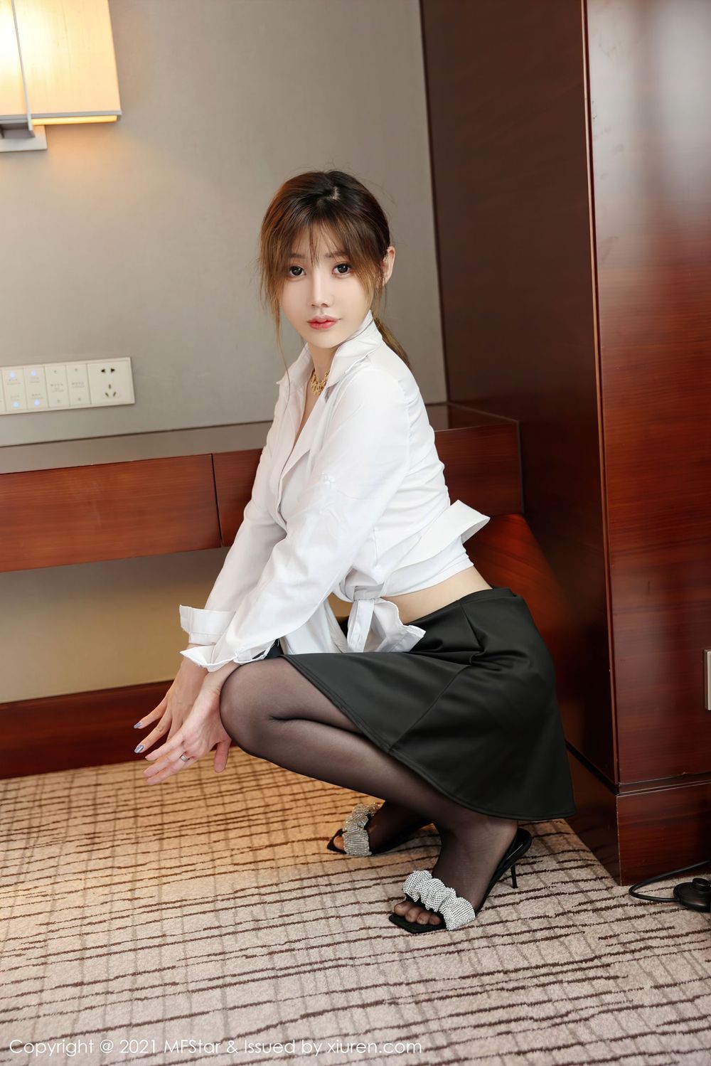 新人模特李颖煊baby - 白衬衫+黑丝系列写真