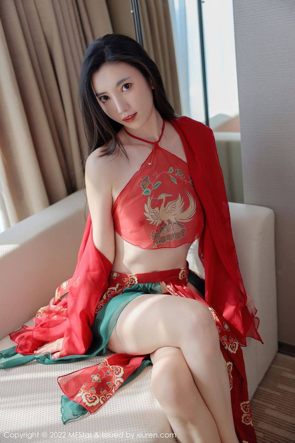 新人嫩模吴思晚 - 红色轻纱服饰+异域风情写真