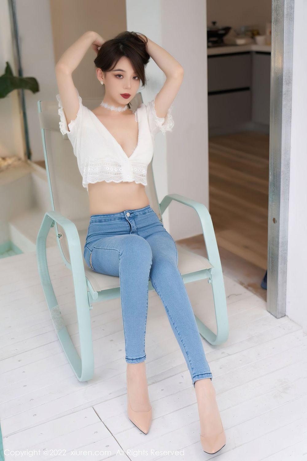 美女模特言沫 - 白色上衣+蓝色牛仔裤性感写真