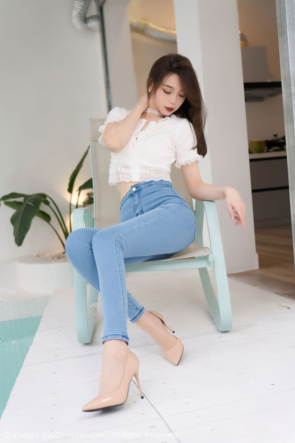 美女模特言沫 - 白色上衣+蓝色牛仔裤性感写真