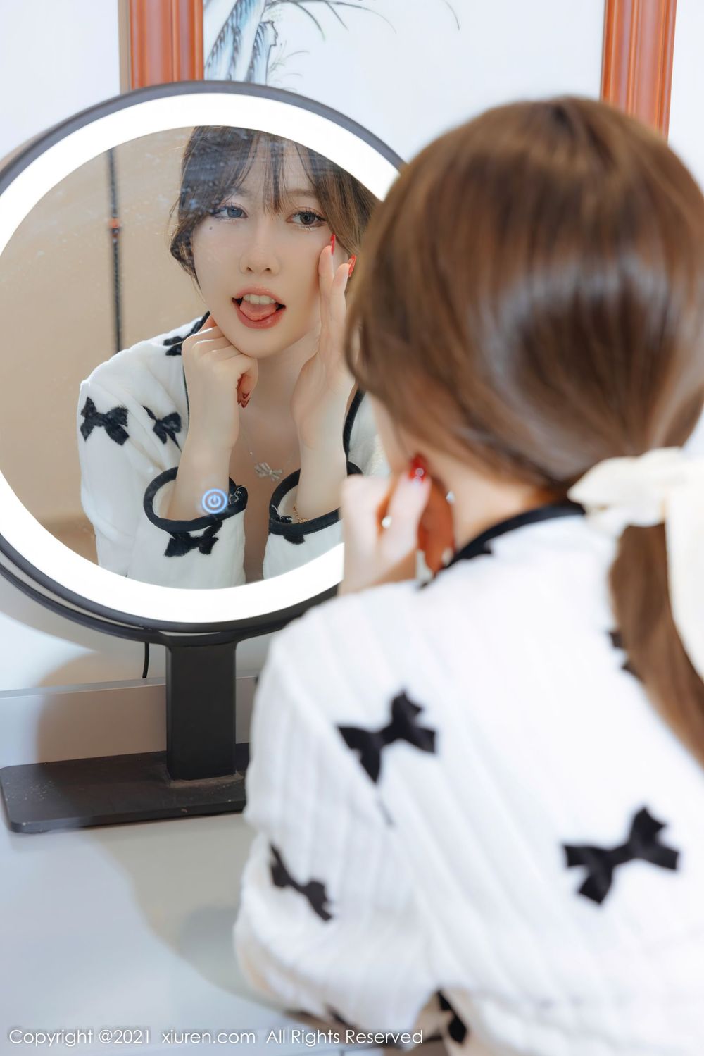 美女模特美桃酱 - 韩国女主持主题性感写真