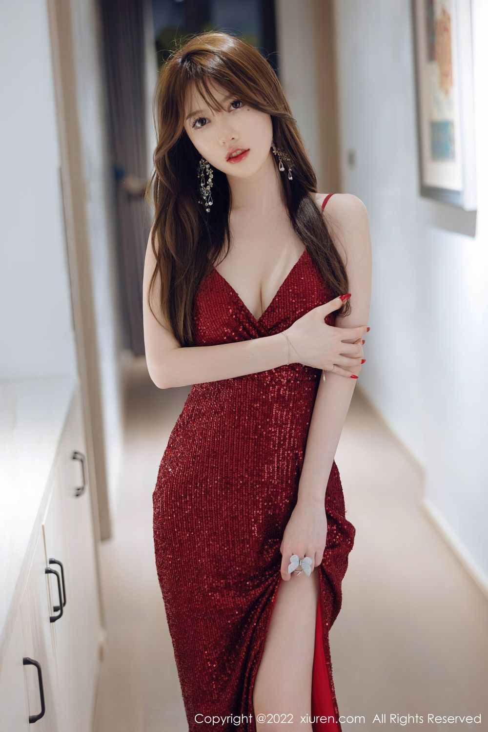 美女模特美桃酱 - 红色长裙+丝袜系列性感写真
