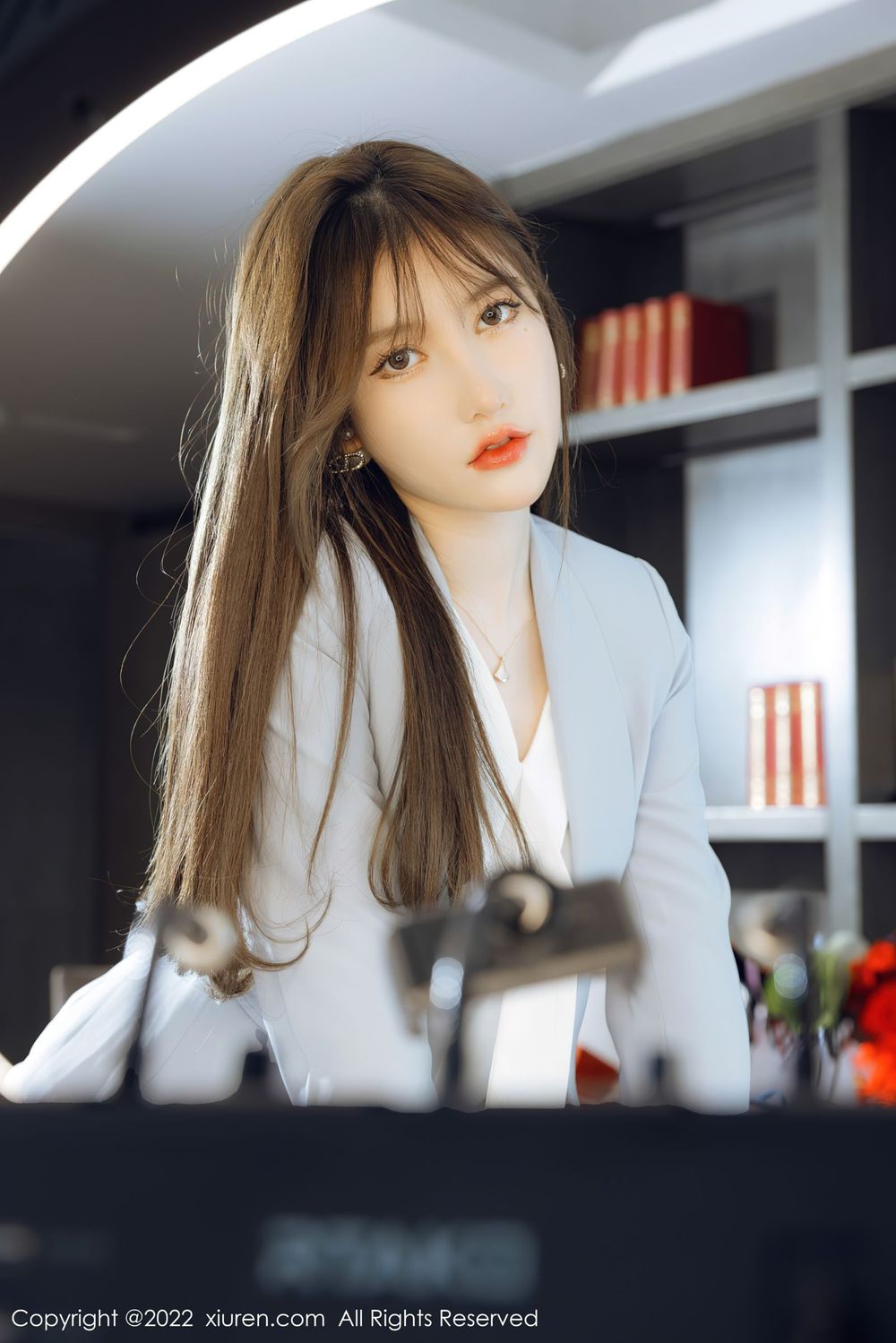 美女模特美桃酱 - 淡蓝色服饰+白色丝袜系列写真