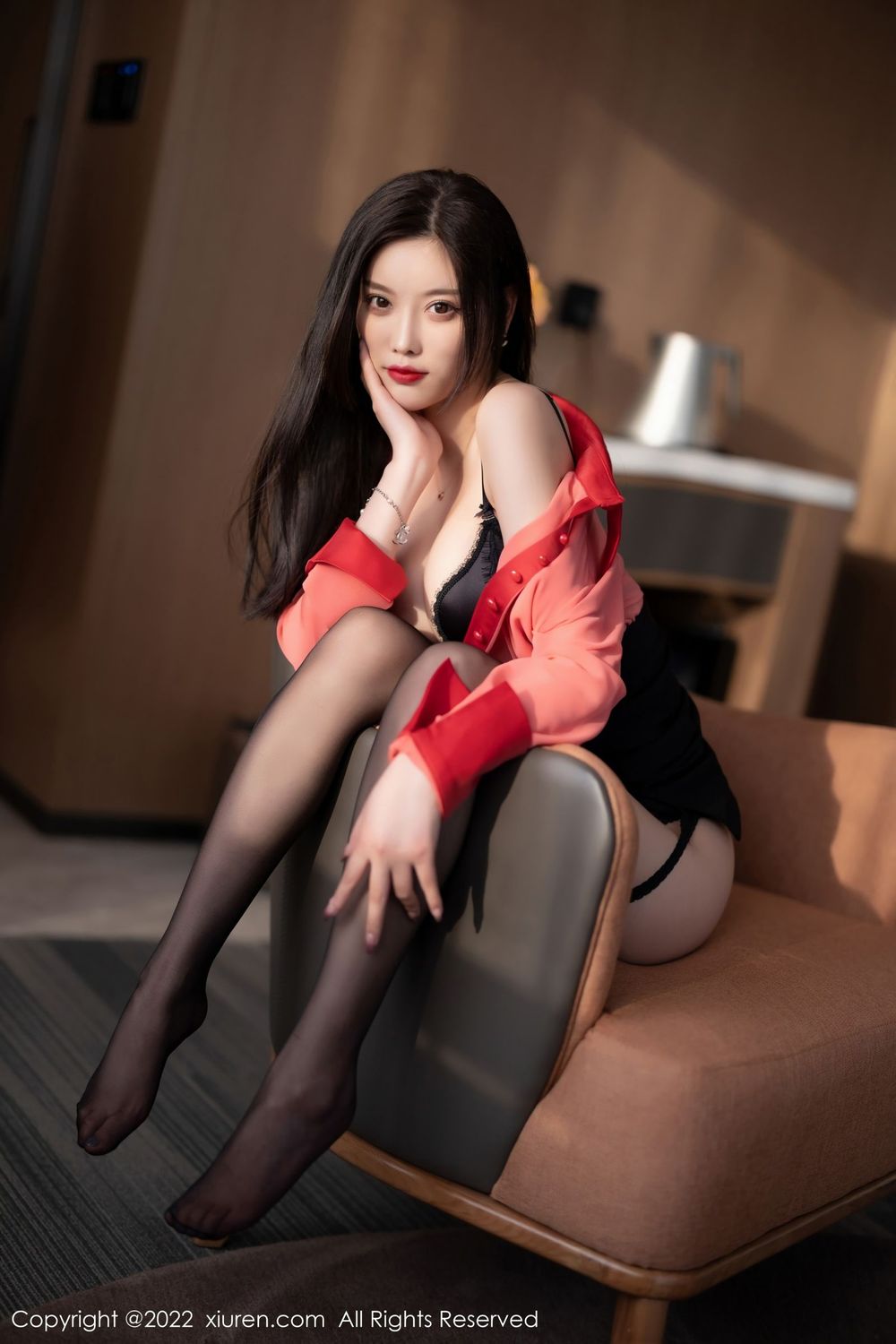 性感女神杨晨晨Yome - 红色上衣+黑丝系列写真