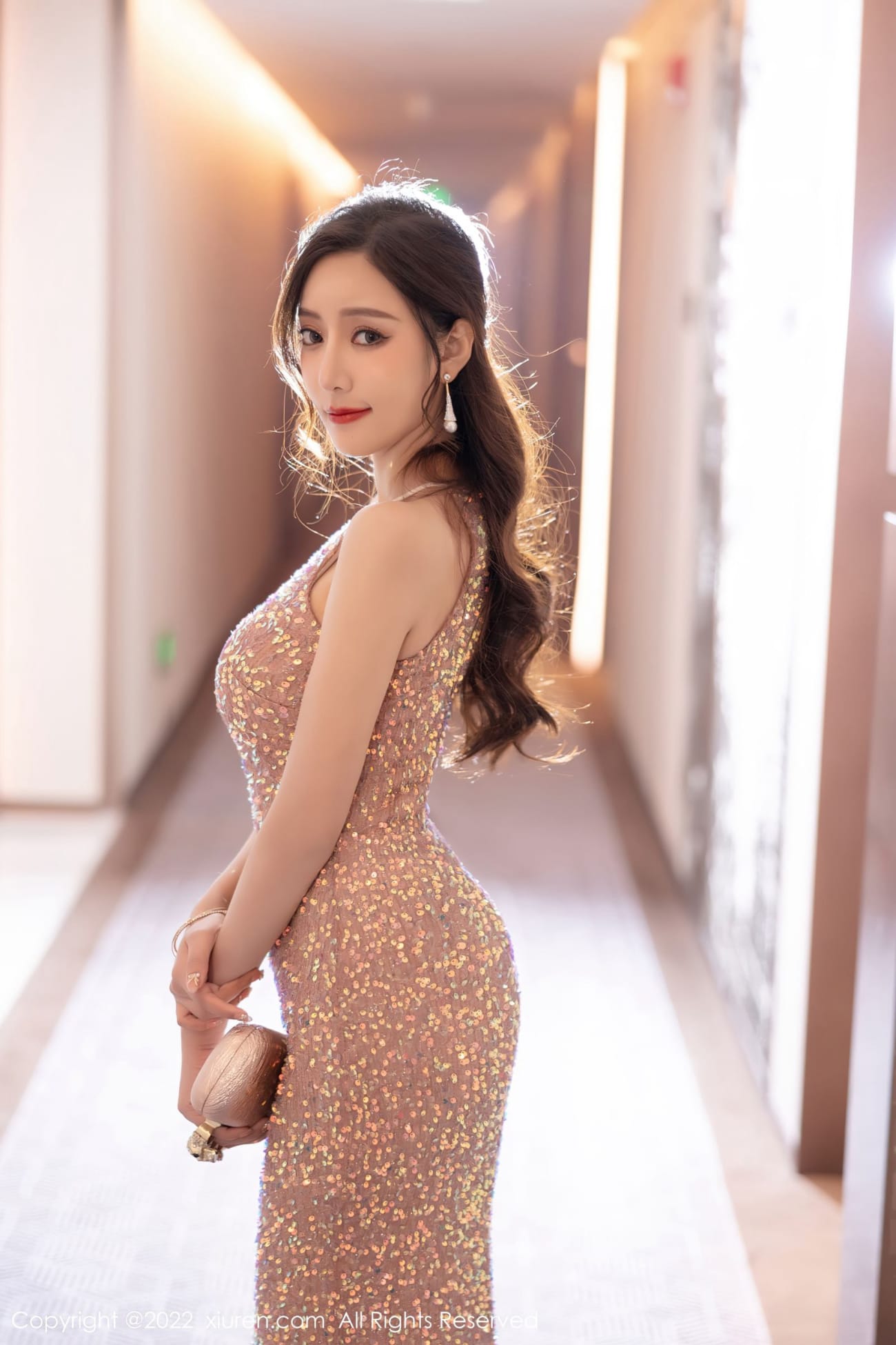 性感女神王馨瑶yanni - 暖灰色连衣长裙系列写真