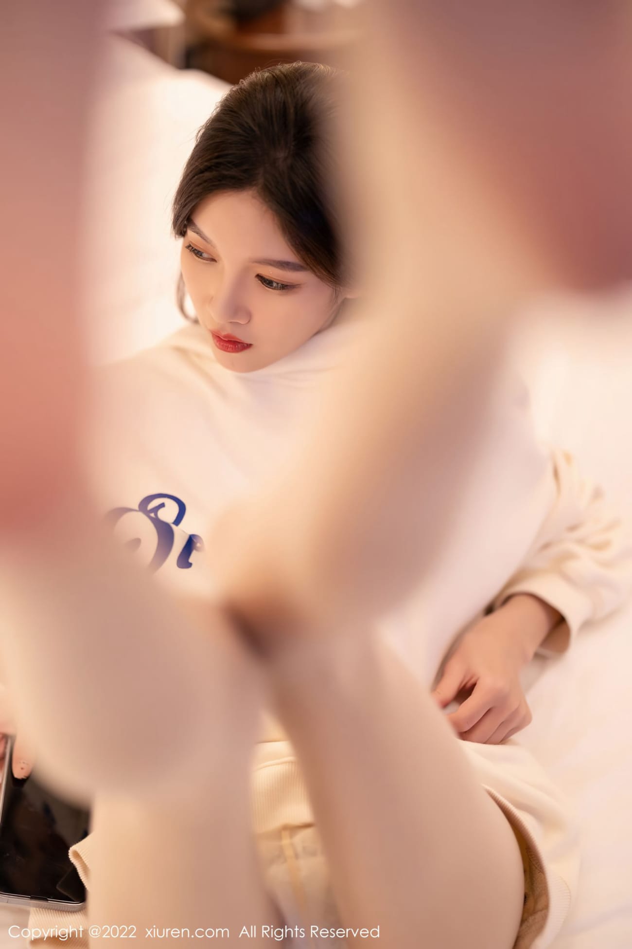 美女模特程程程 - 宽松服饰+丝袜系列气质写真