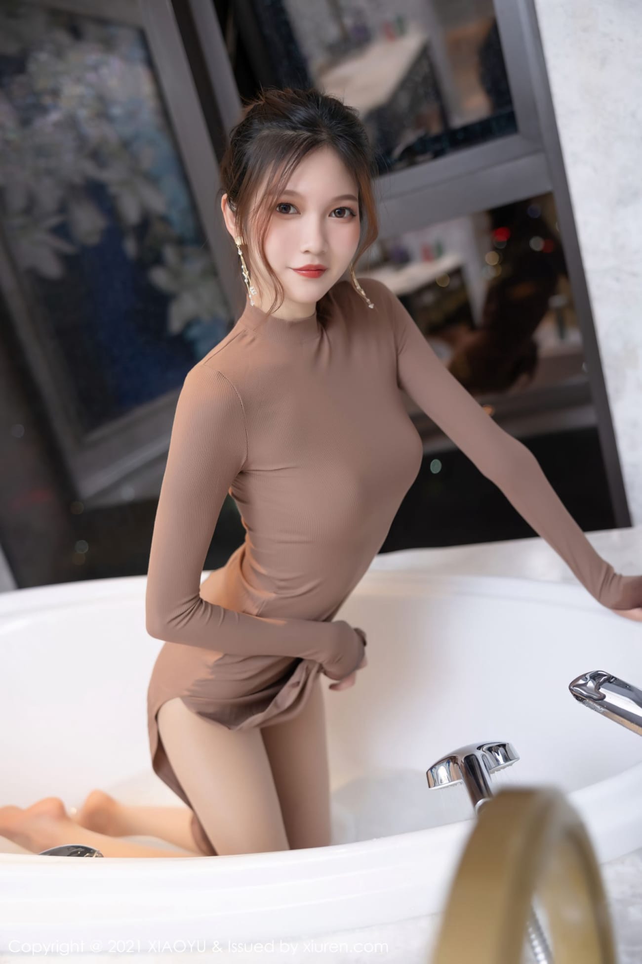 美女模特程程程 - 素色长裙+丝袜系列私房写真