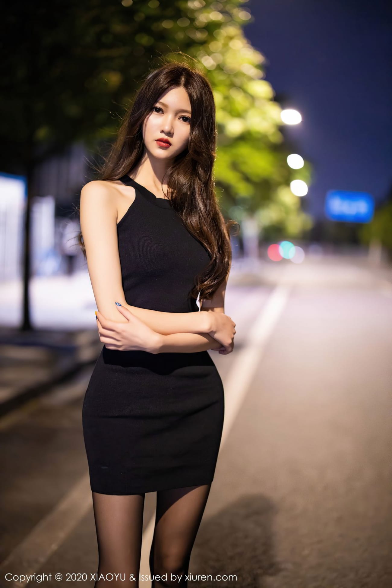 美女模特程程程 - 黑丝美腿+车拍系列魅惑写真