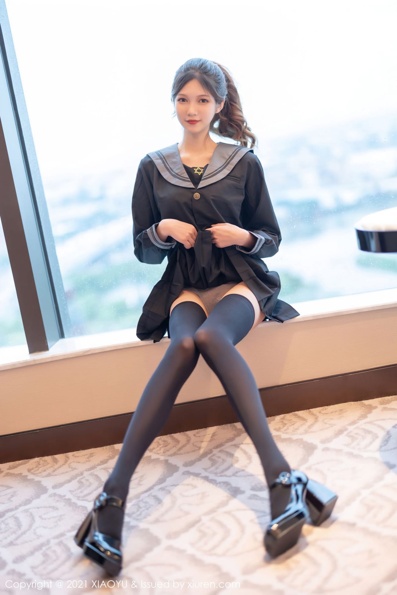 美女模特程程程 - 学院风制服+黑丝系列娇柔写真