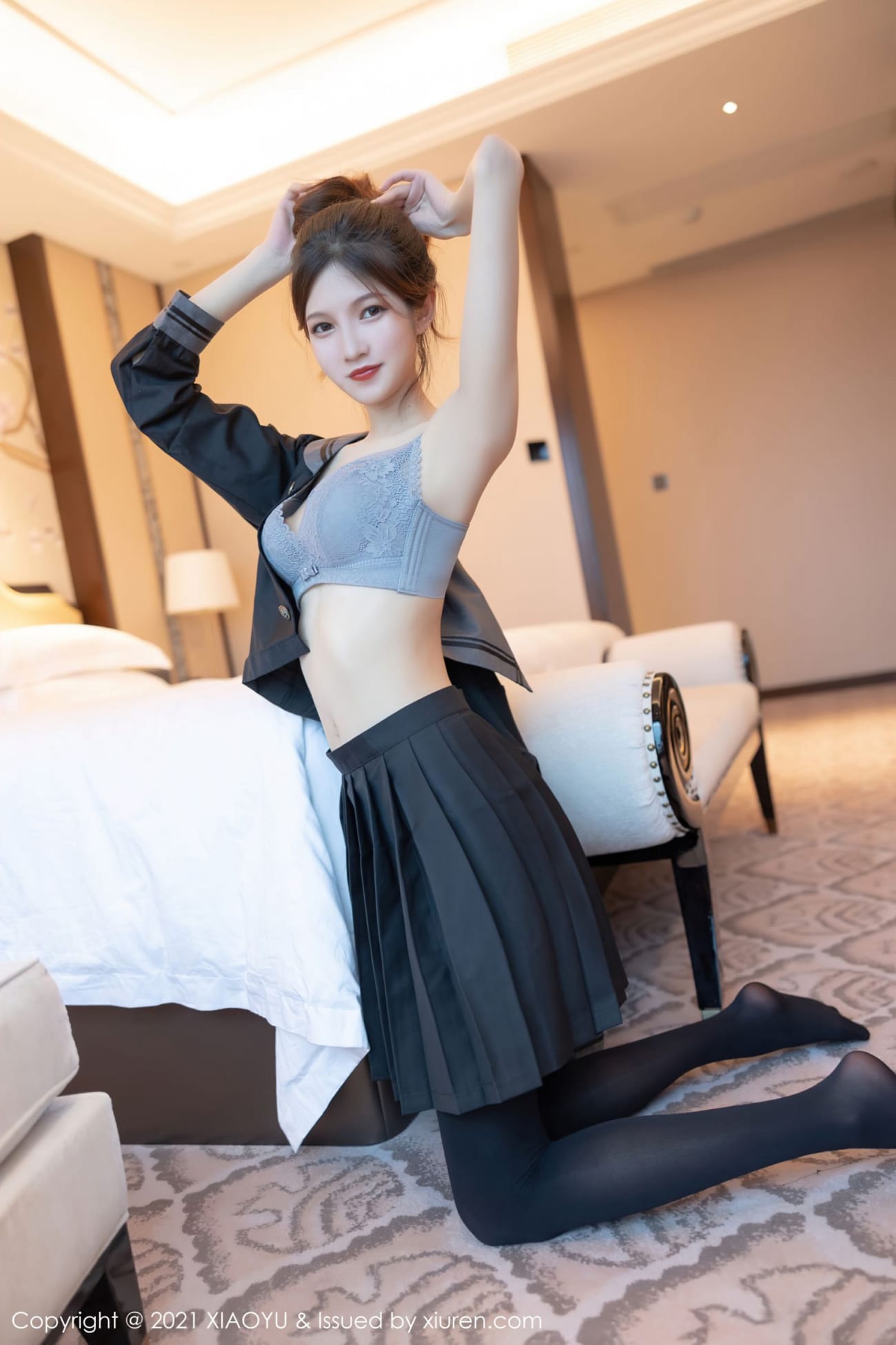 美女模特程程程 - 学院风制服+黑丝系列娇柔写真