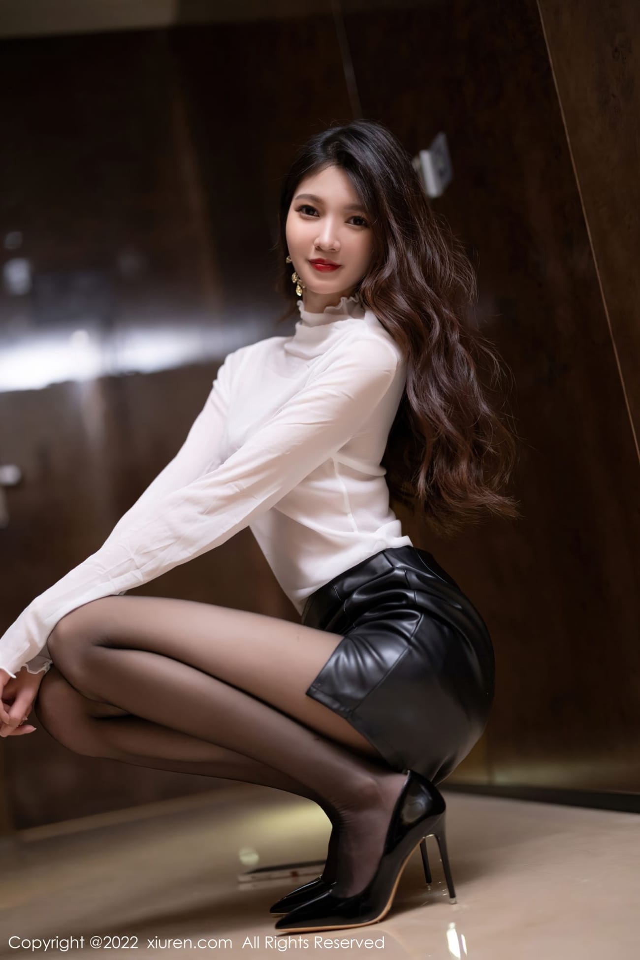 美女模特程程程 - 米色上衣+黑丝系列清秀写真