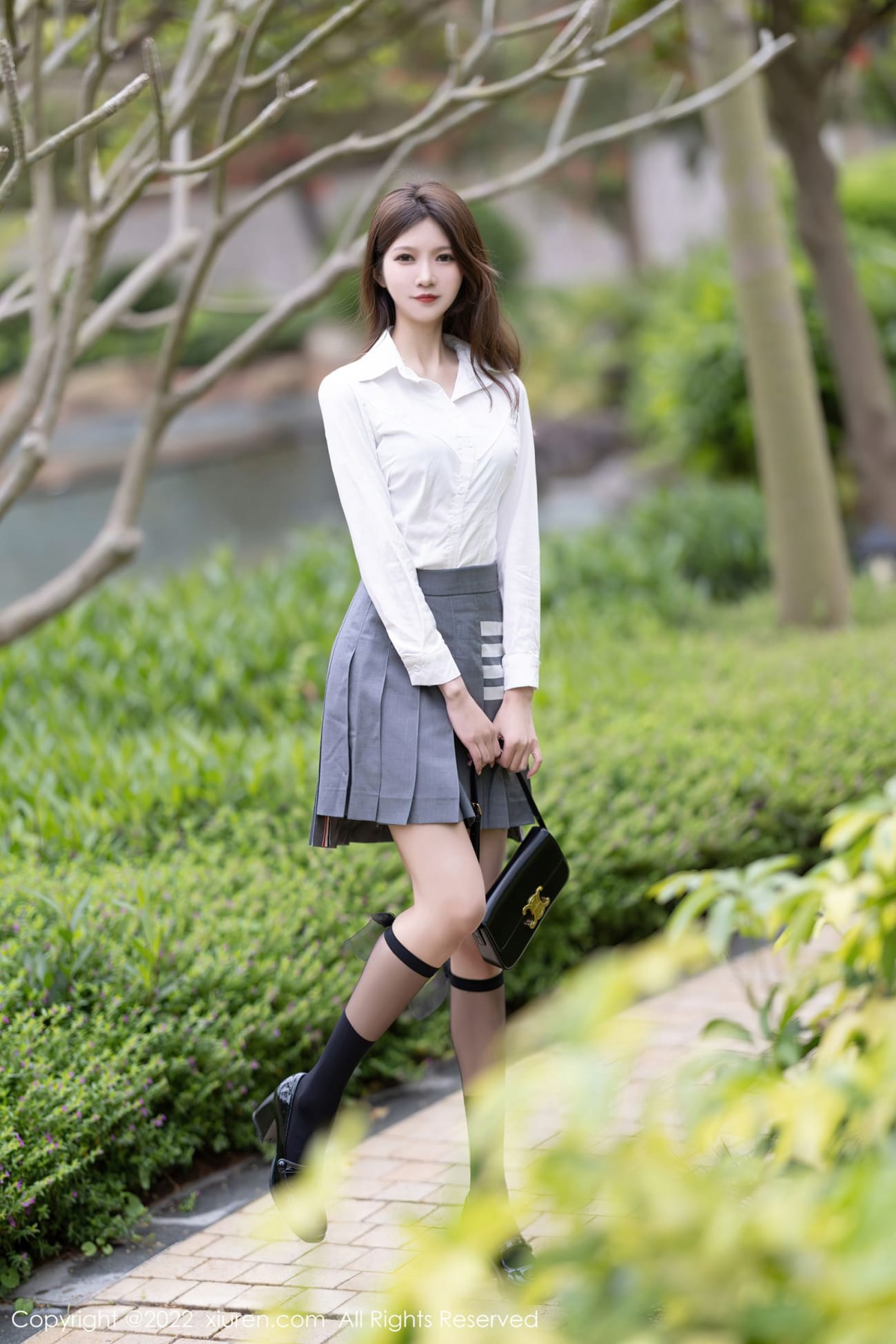 美女模特程程程 - 白衬衫+黑丝系列厦门旅拍