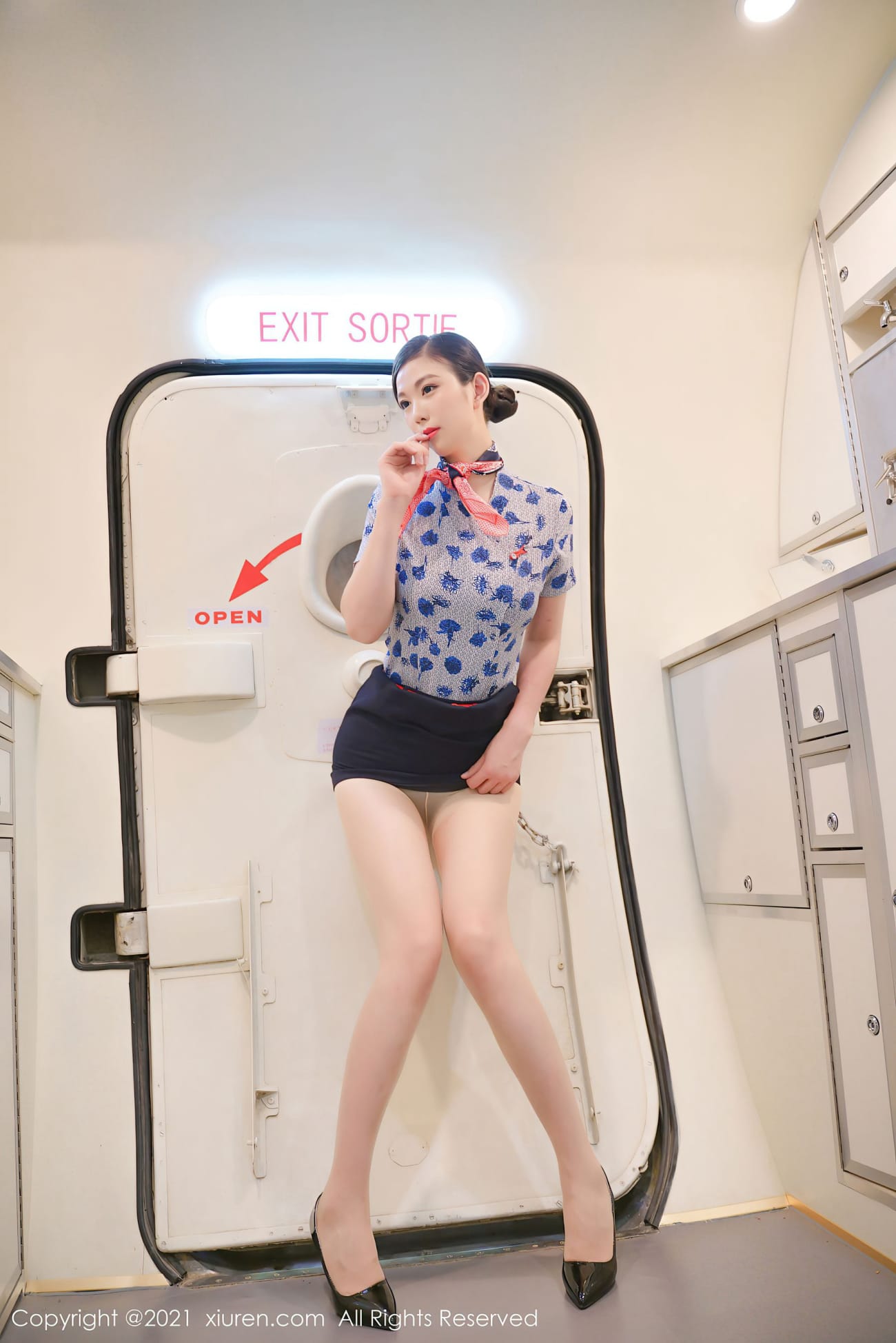 美女模特李雅柔 - 空姐制服+高挑身材系列写真