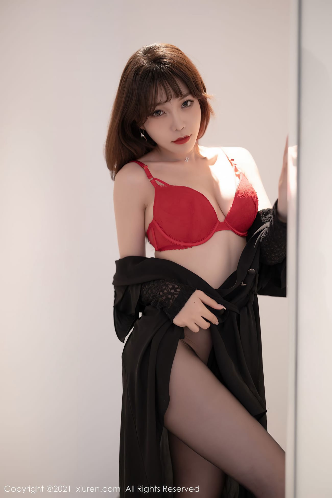 性感女神芝芝Booty - 时尚服饰+黑丝系列娇媚写真