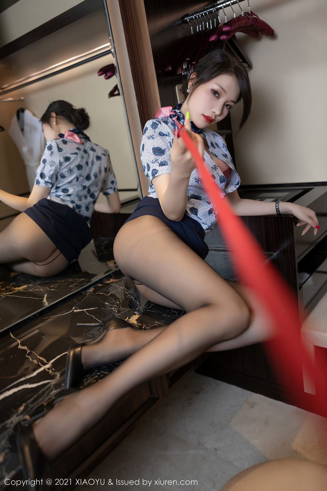 性感女神芝芝Booty - 空乘制服+黑丝系列写真