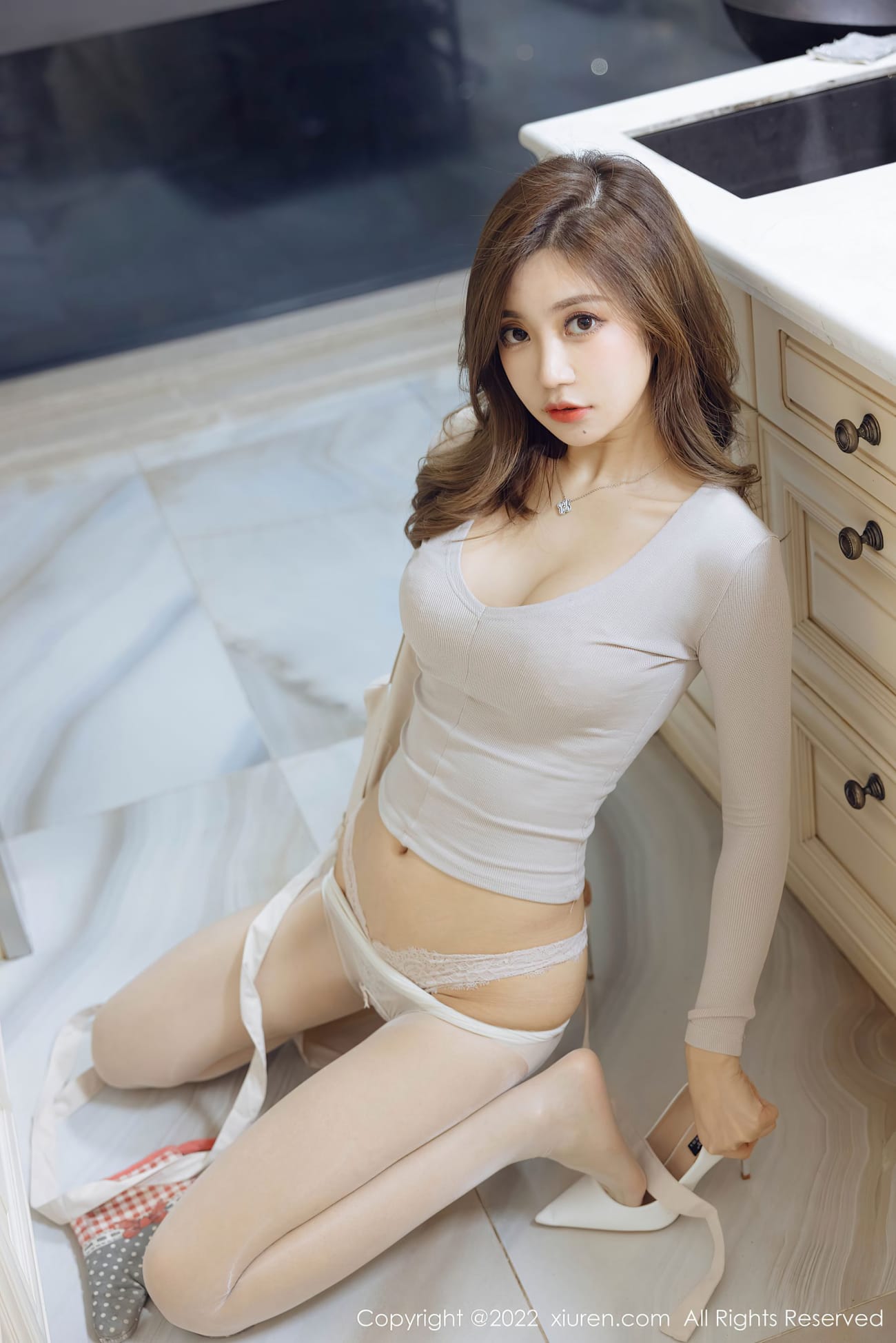 性感女神绮里嘉ula - 厨房场景+丝袜系列妩媚写真