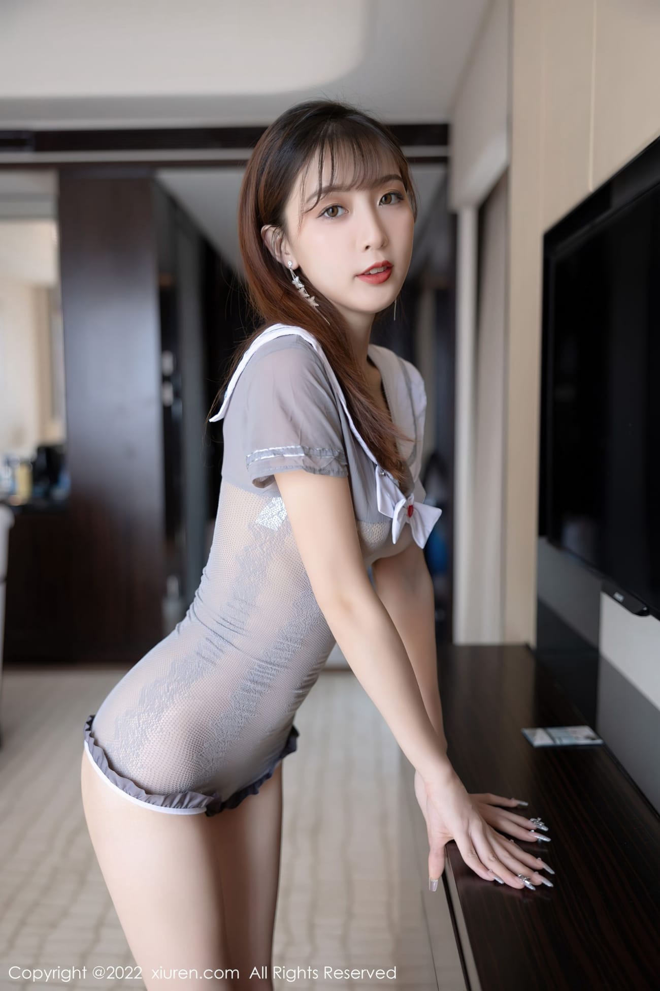 美女模特林星阑 - 浅灰色服饰+丝袜系列性感写真